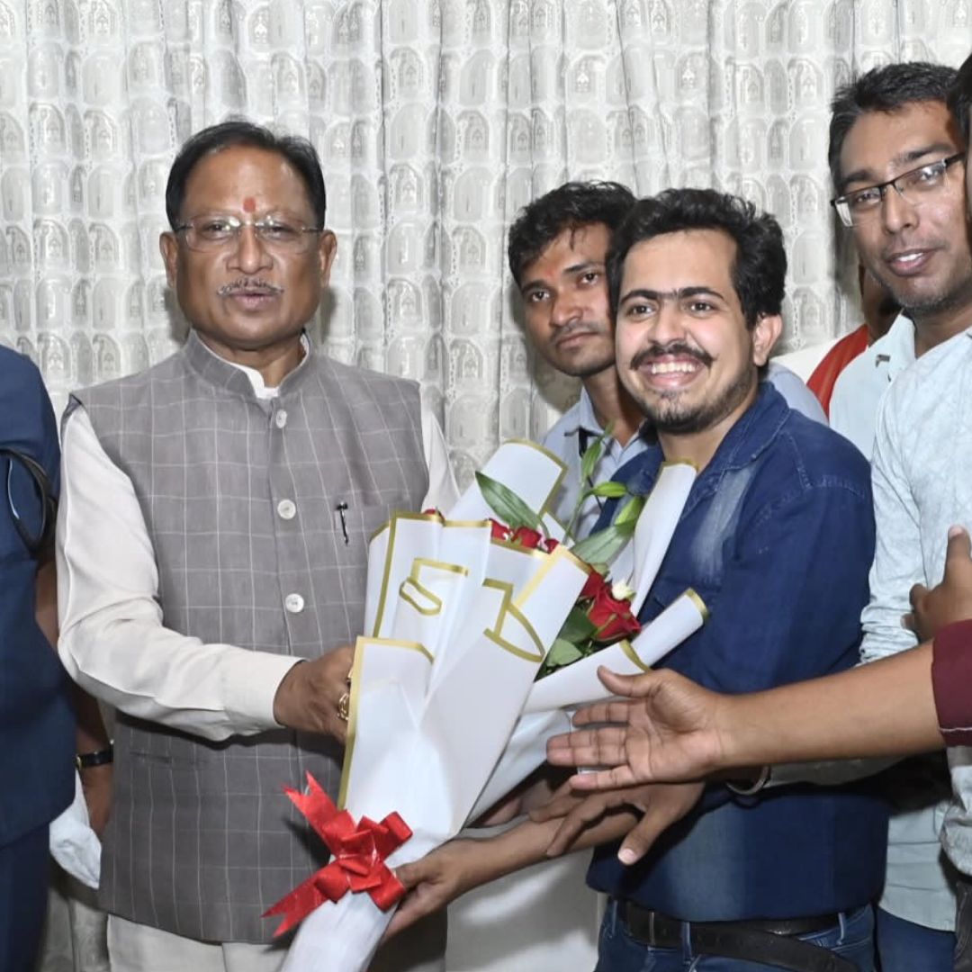 शिक्षकों के चेहरे पर आई मुस्कान